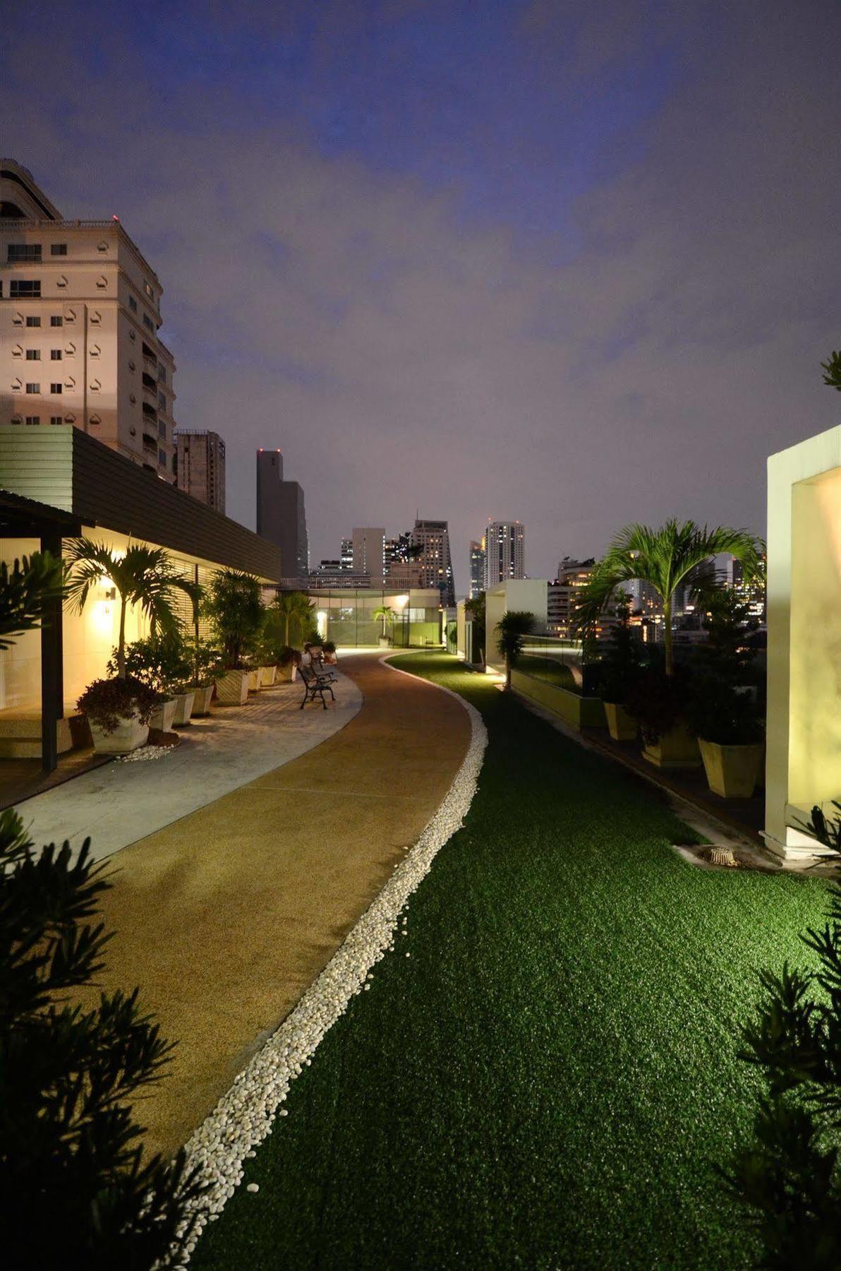Beverly 33 By Aspira Bangkok Kültér fotó